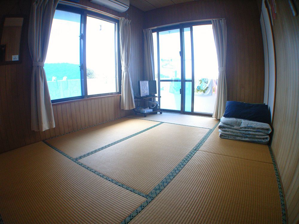 Minshuku Yadokari Hotell Zamami Exteriör bild