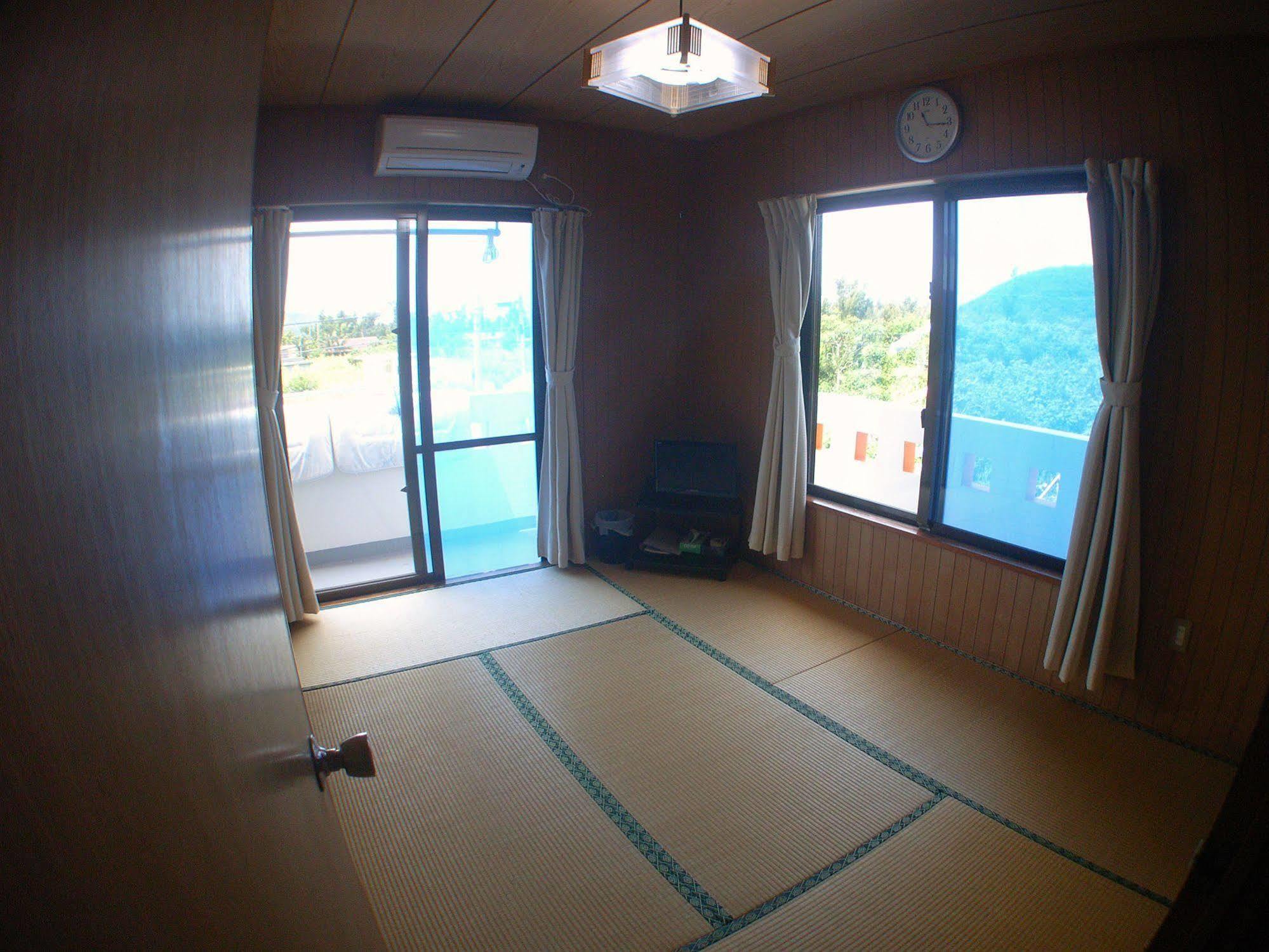 Minshuku Yadokari Hotell Zamami Exteriör bild