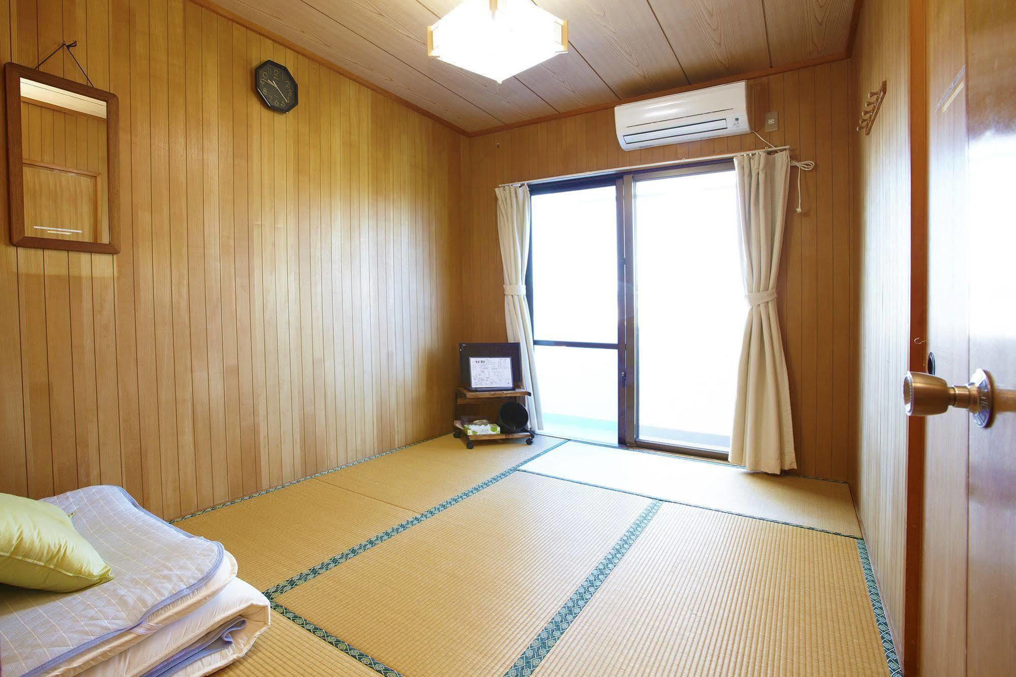 Minshuku Yadokari Hotell Zamami Exteriör bild