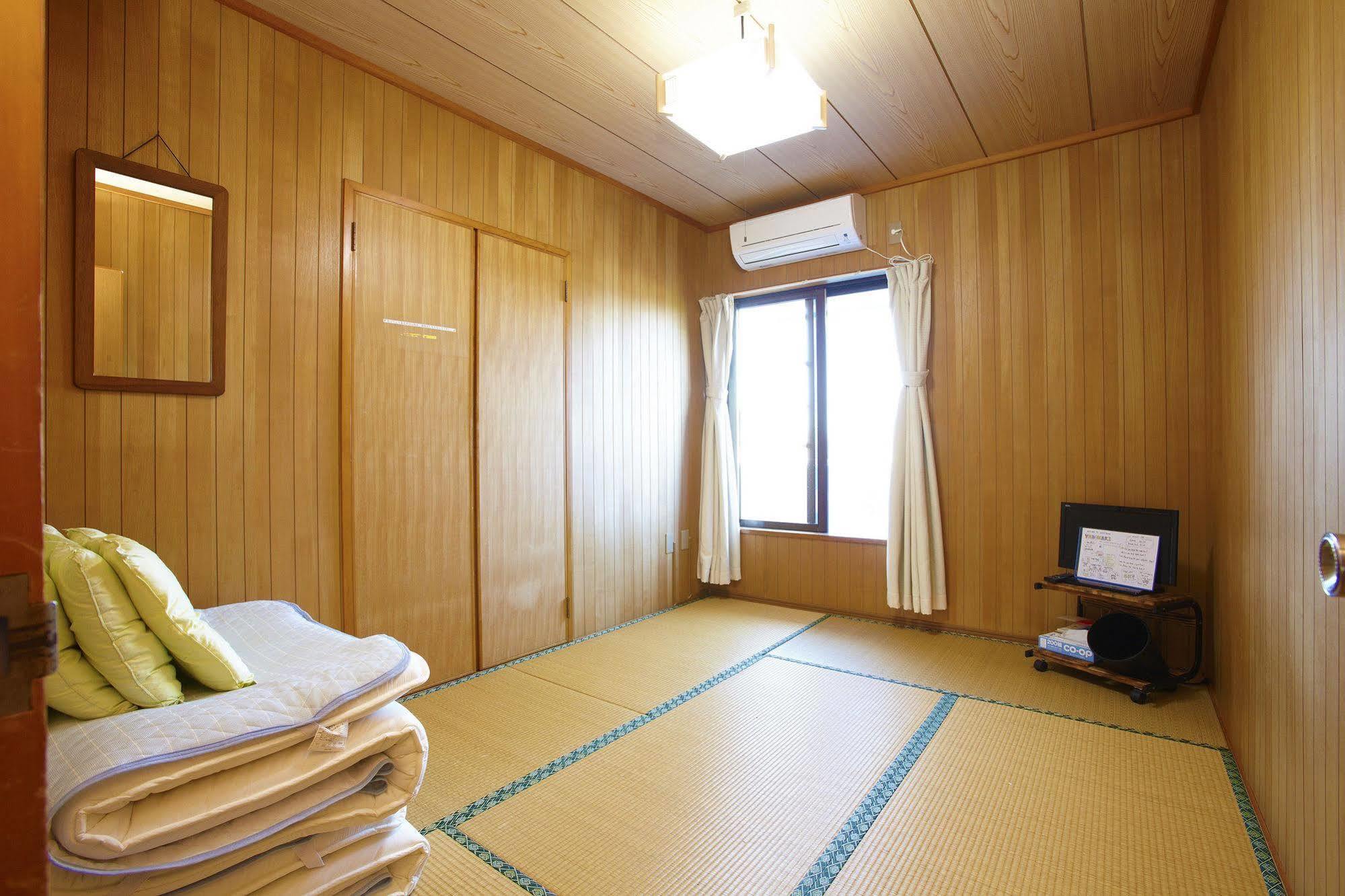 Minshuku Yadokari Hotell Zamami Exteriör bild